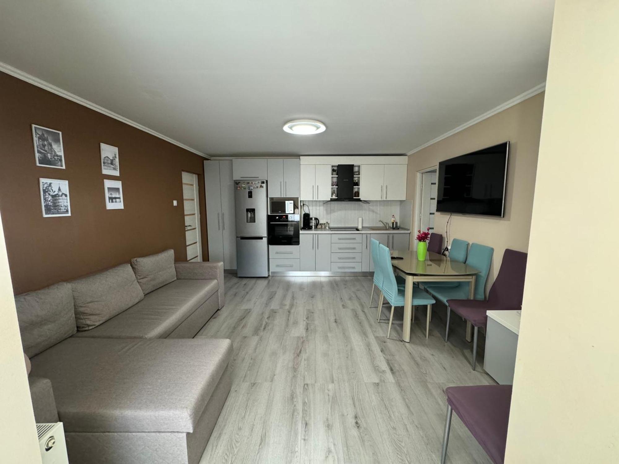 Maya Home Oradea Exteriör bild