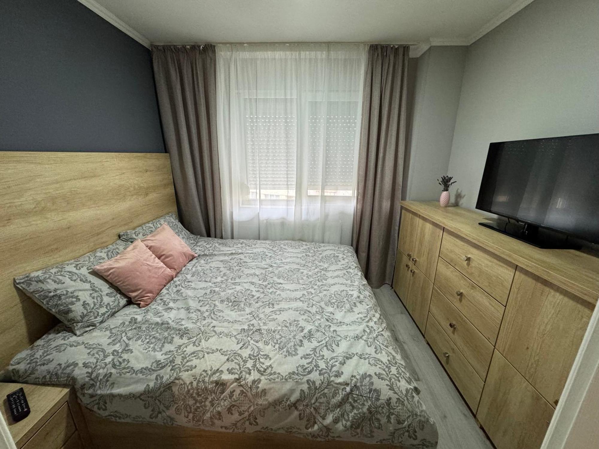 Maya Home Oradea Exteriör bild